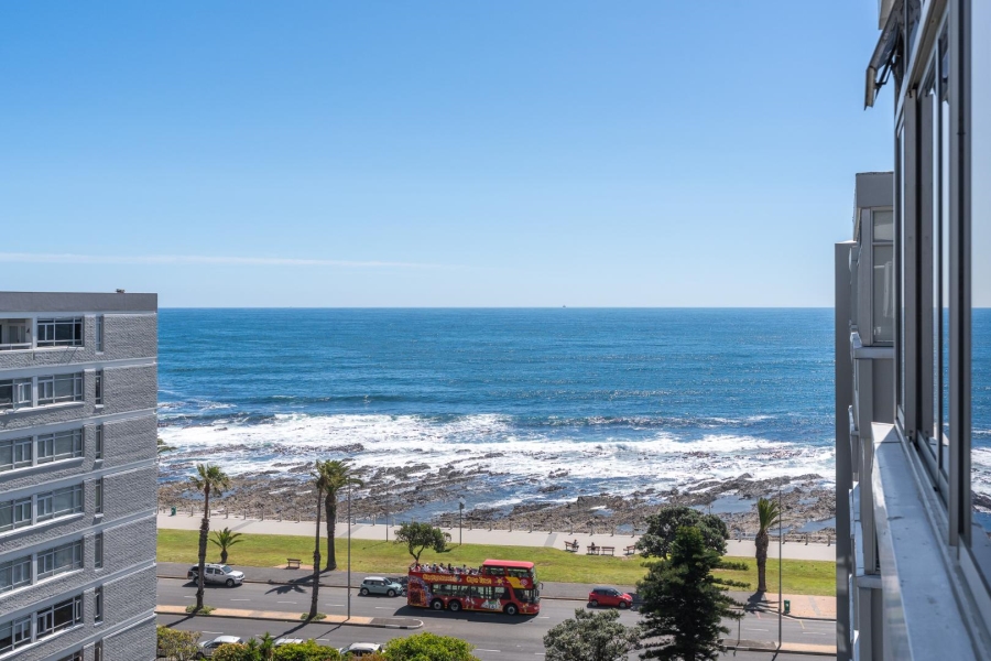 2 Bedroom Property for Sale in Sea Point Western Cape